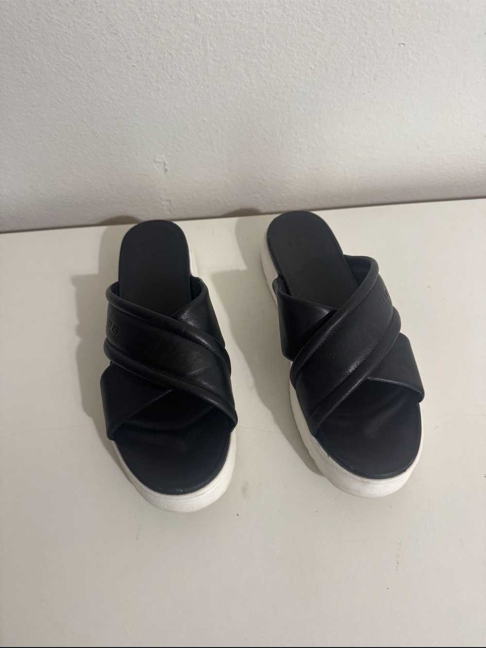 UGG Zayne Crossband Slide in Black and White Platform Size 10 - Picture 4 of 9